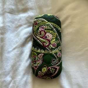 Great condition Vera Bradley Chelsea Green hard eye glass case